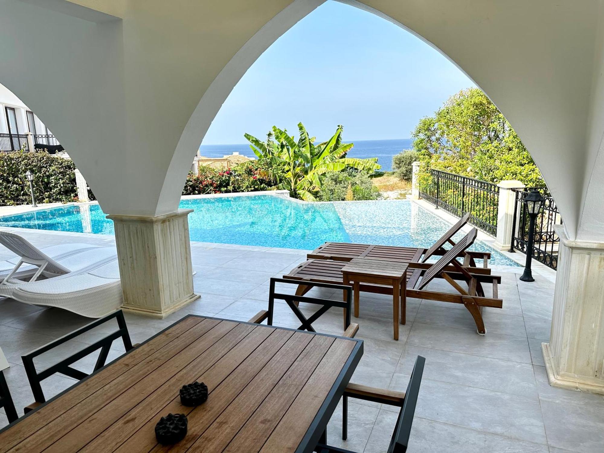 Carrington Holidays Kyrenia  Exterior photo