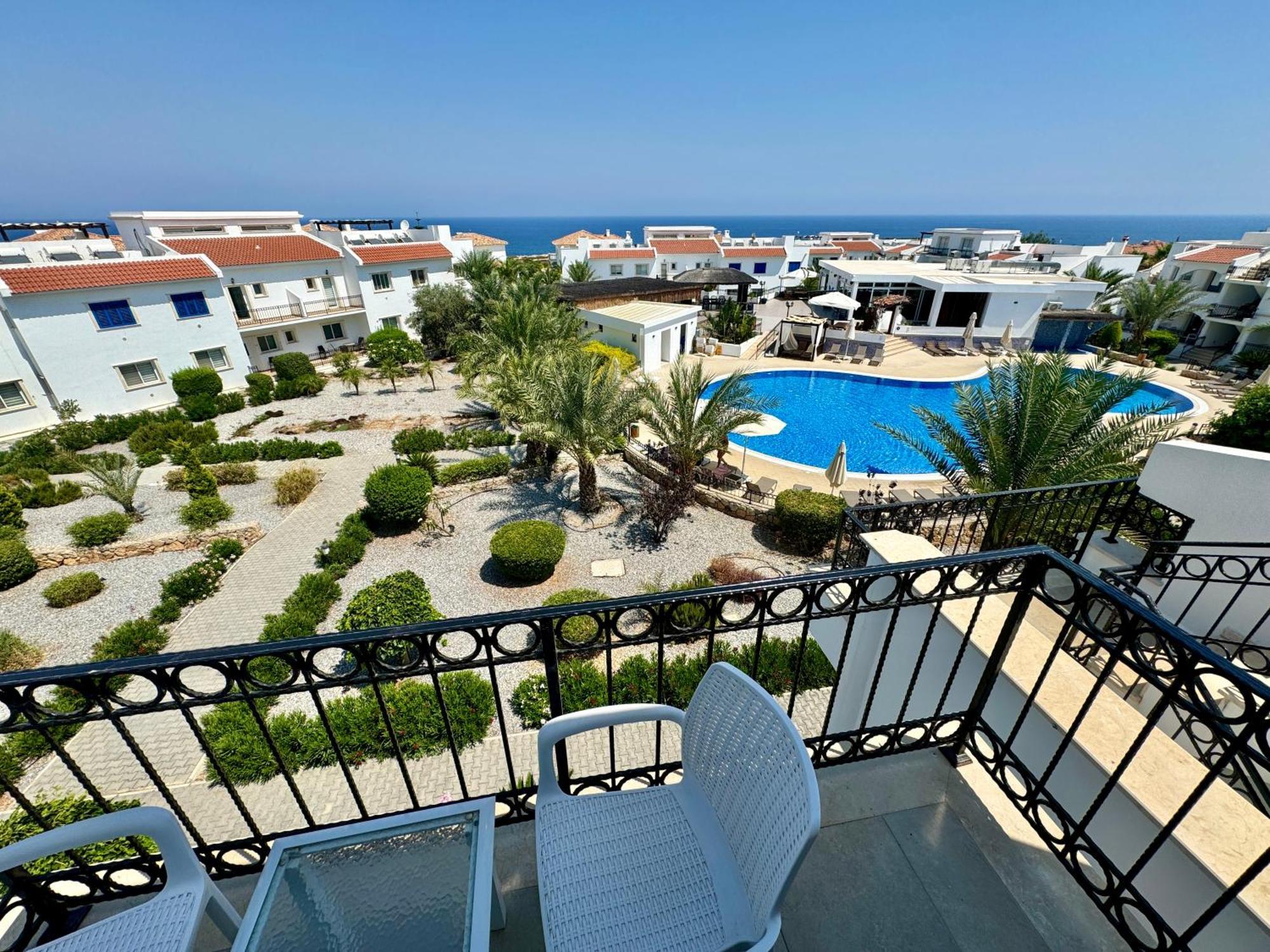 Carrington Holidays Kyrenia  Exterior photo
