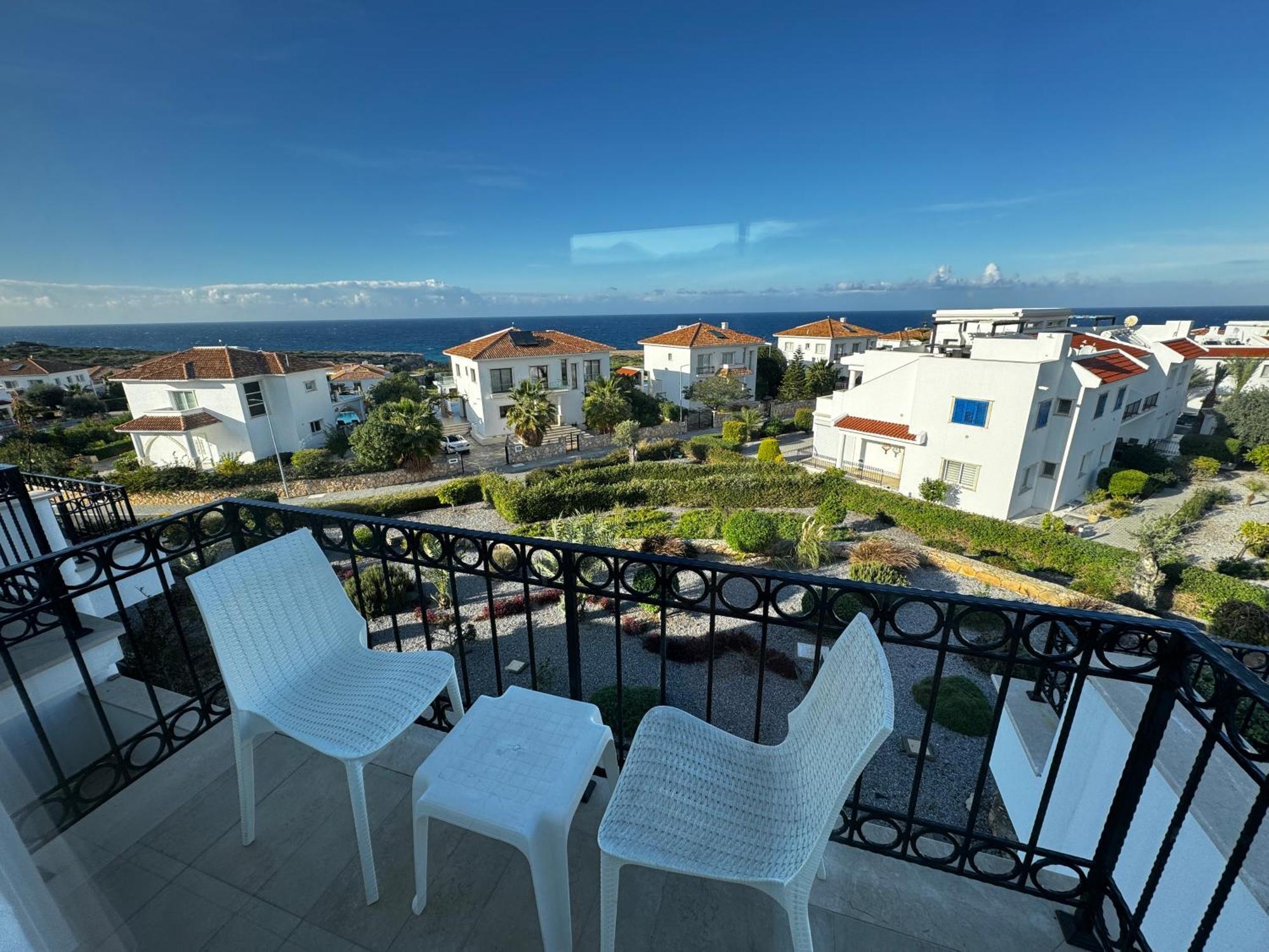 Carrington Holidays Kyrenia  Exterior photo