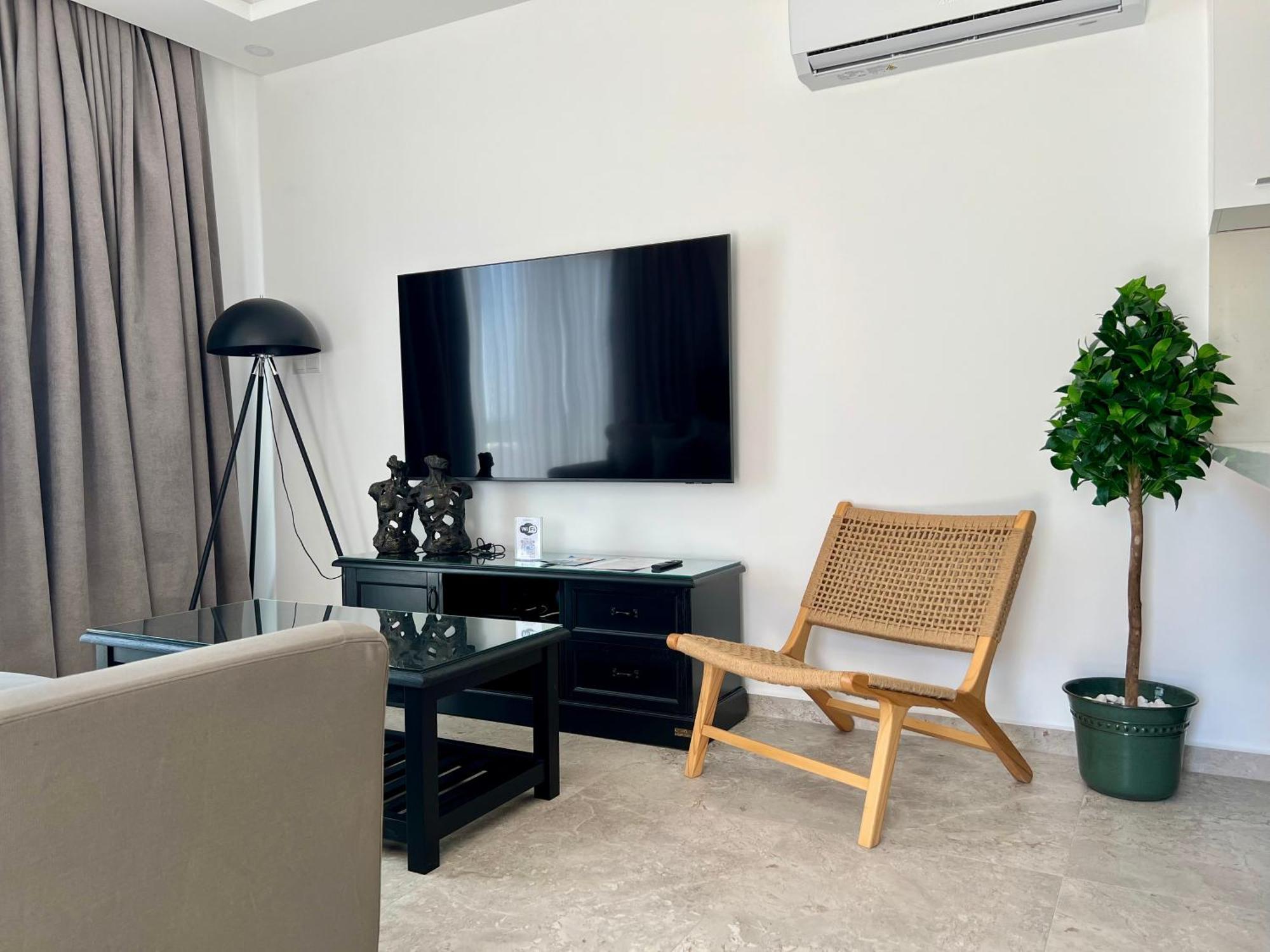 Carrington Holidays Kyrenia  Exterior photo